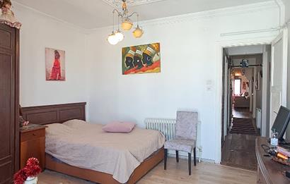 Beyoğlu Ömer Hayyam'da Kiralık Eşyalı 2+1 Daire