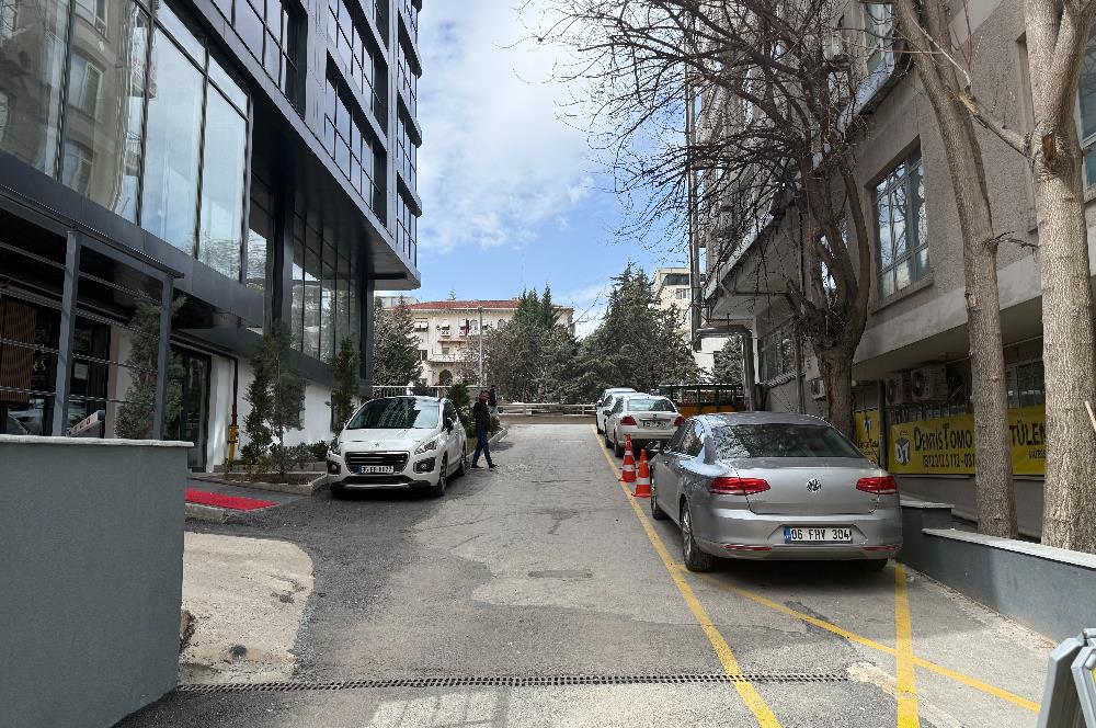 ATATÜRK BULVARI'NDA CADDE ÜSTÜ BİNADA SIFIR DÜKKAN
