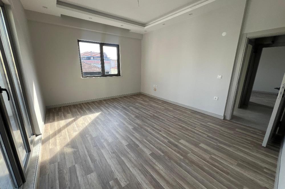 TOYGAR'DA MERKEZİ KONUM GENİŞ ARA KAT SATILIK SIFIR 2+1 DAİRE