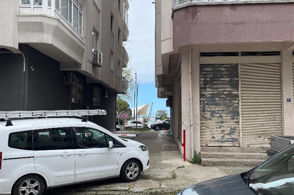 CENTURY21'DEN BAHÇELİEVLERDE KİRALIK DÜKKAN!