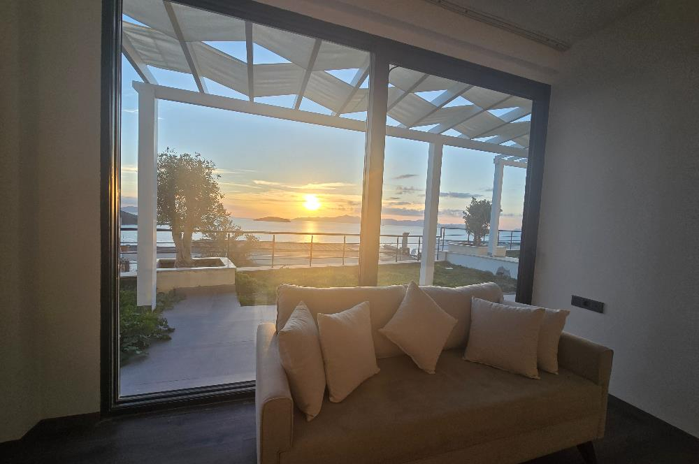 Bodrum Gümüşlük Denize Sıfır Sitede Özel İskeleli Satılık Daire
