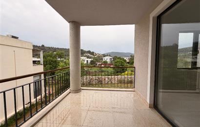 Yalıçiftlik Butik Site İçerisinde Kiralık 3+1 Üst Kat Daire