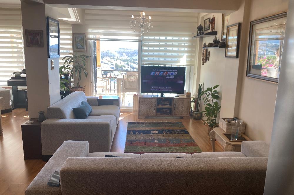 Bodrum Mutlu Sitesin de Şahane Manzaralı Satılık Dubleks Daire