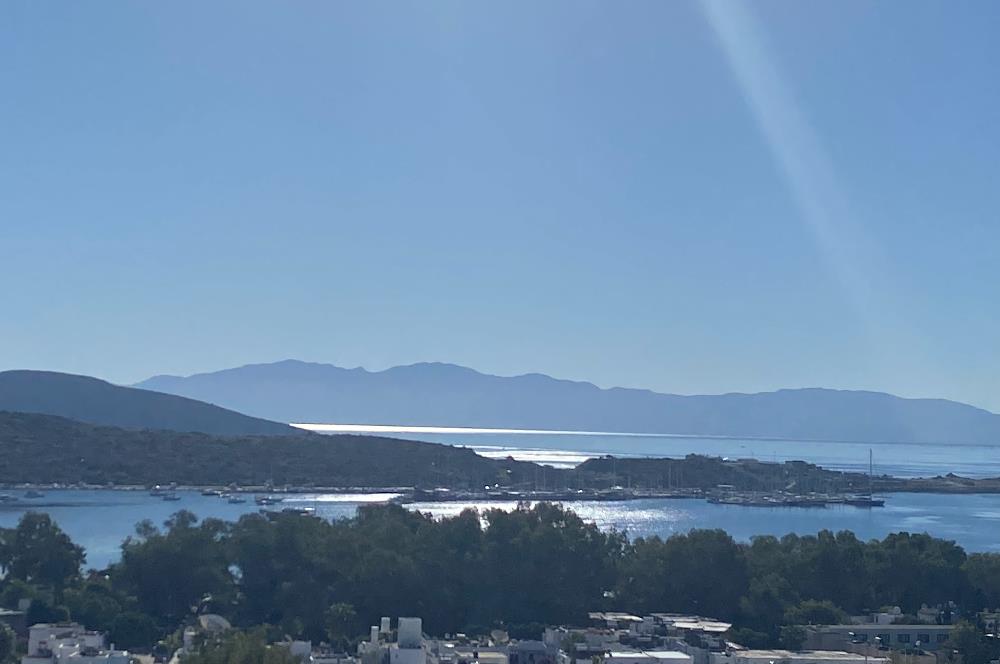 Bodrum Mutlu Sitesin de Şahane Manzaralı Satılık Dubleks Daire