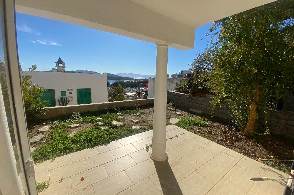 Bodrum Mutlu Sitesin de Şahane Manzaralı Satılık Dubleks Daire