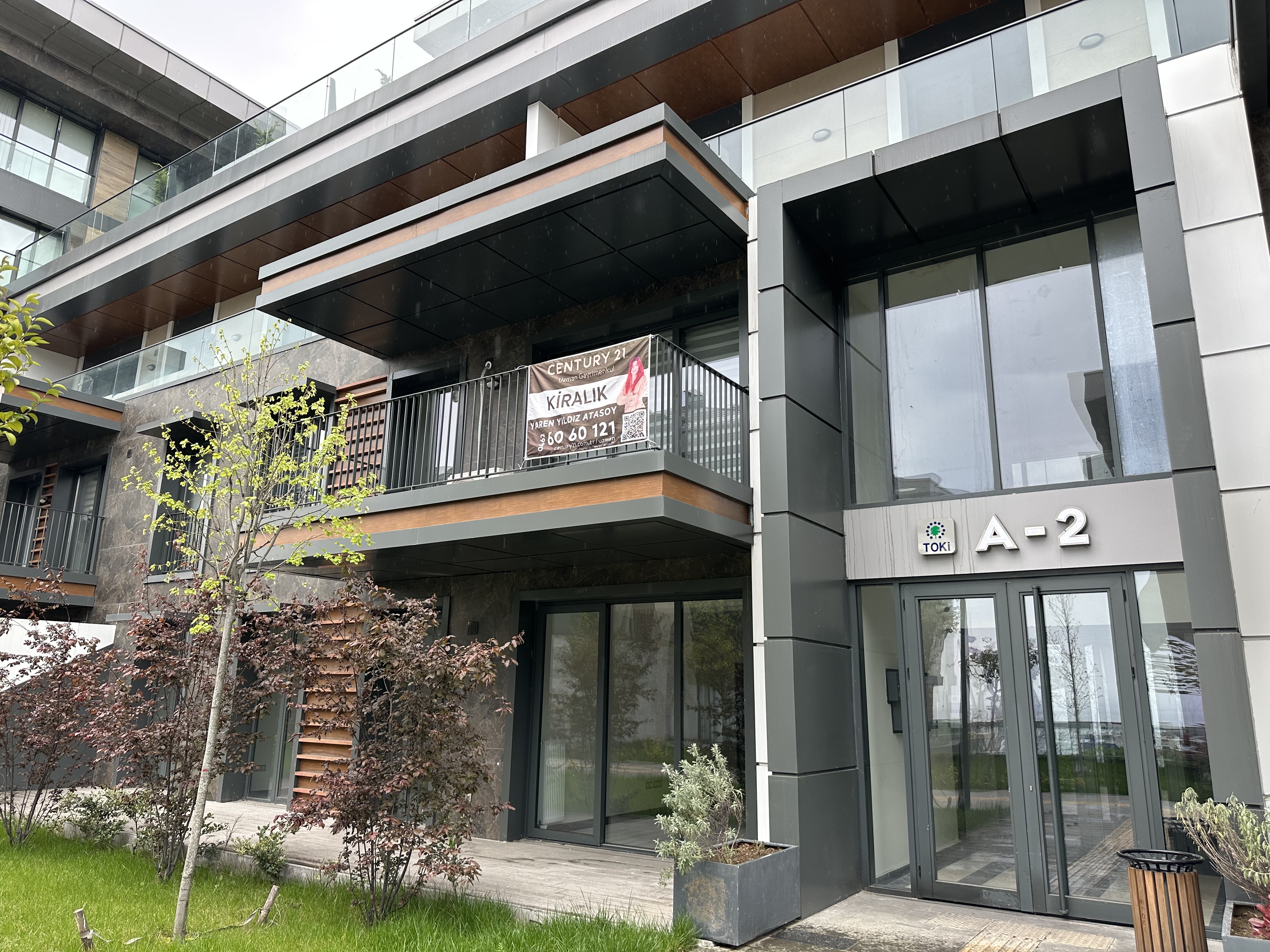 CENTURY21 UZMANDAN ÇÖMLEKÇİ TOKİ'DE LÜKS KİRALIK 2+1 REZİDANS