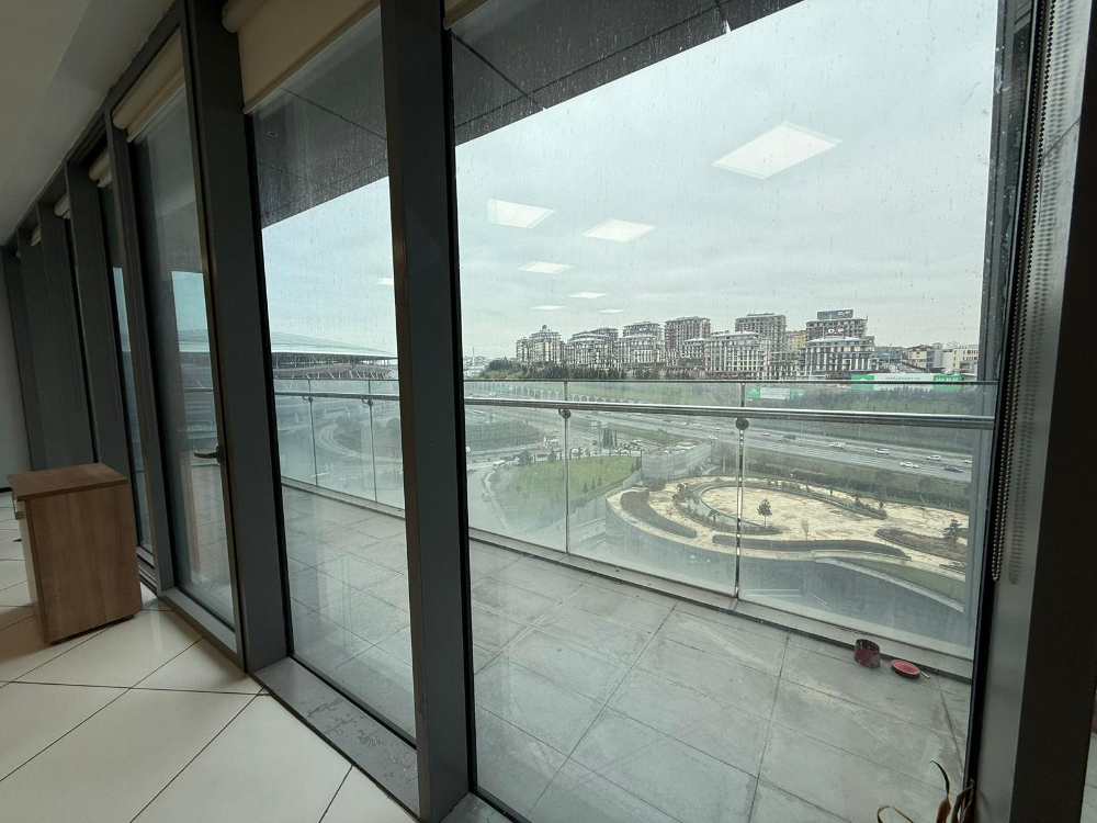 Skyland Kiralık Ofis 557m²+ 25m2 Teraslı & Boş Ofis Vadistanbul