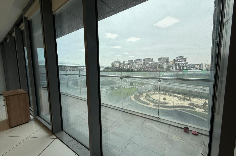 Skyland Kiralık Ofis 557m²+ 25m2 Teraslı & Boş Ofis Vadistanbul