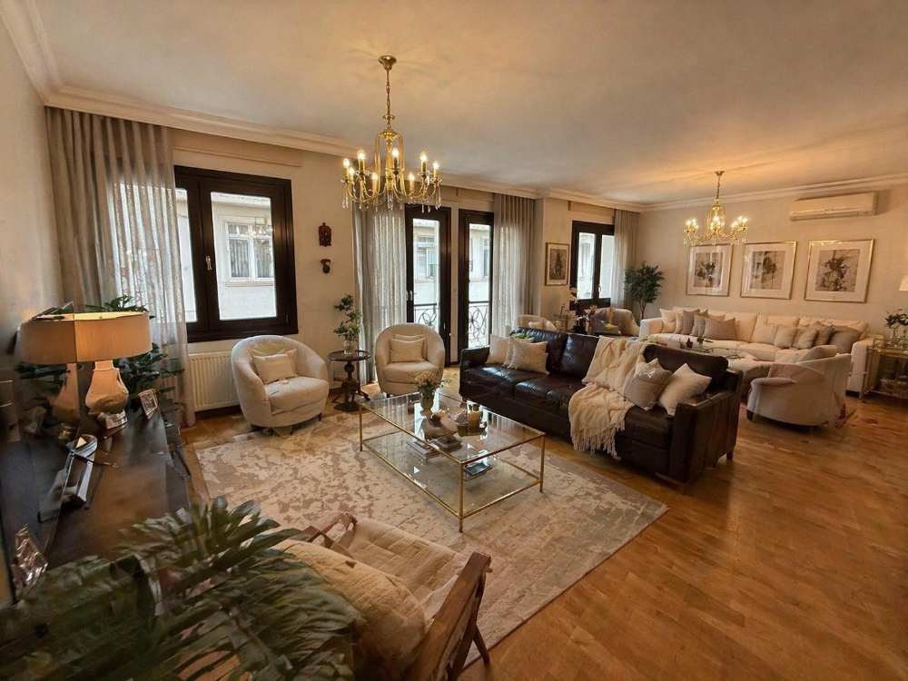 Nişantaşı Teşvikiye Satılık 4+1 230 m2 Çift Teraslı Topağacı