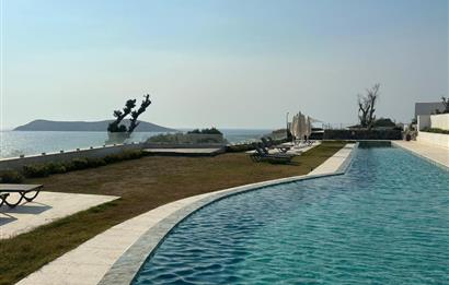 Bodrum Gümüşlük Denize Sıfır Sitede Özel İskeleli Satılık Daire