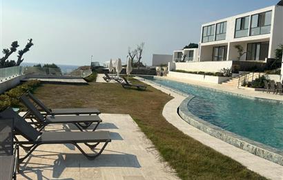 Bodrum Gümüşlük Denize Sıfır Sitede Özel İskeleli Satılık Daire