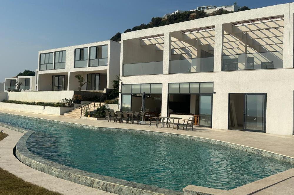 Bodrum Gümüşlük Denize Sıfır Sitede Özel İskeleli Satılık Daire