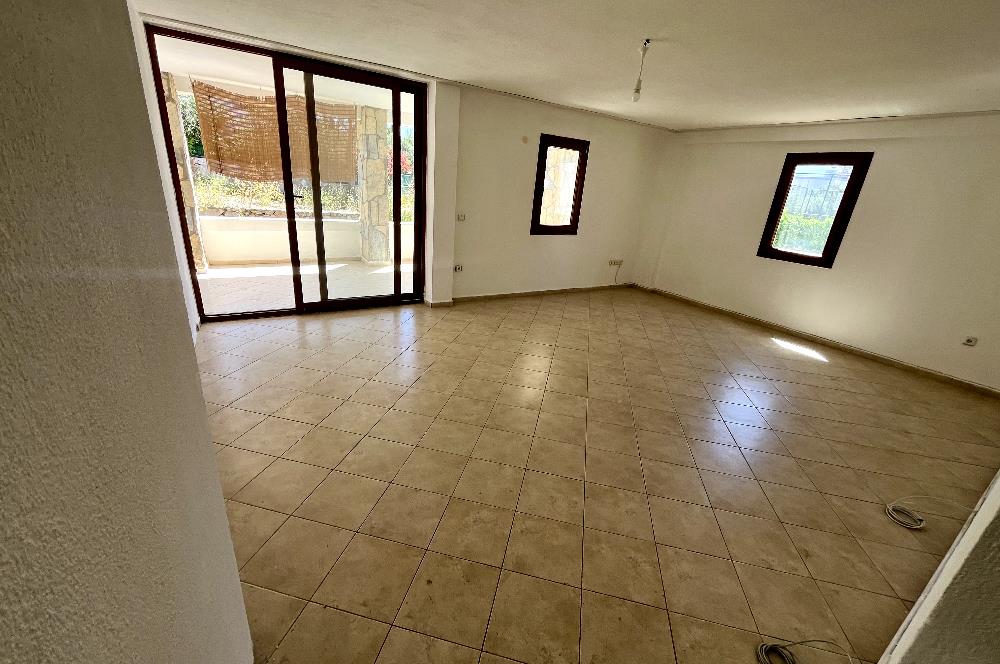 KONACIK’TA “GENİŞ EV ARAYANLARA” 177 m² 4+1 PARK YANI