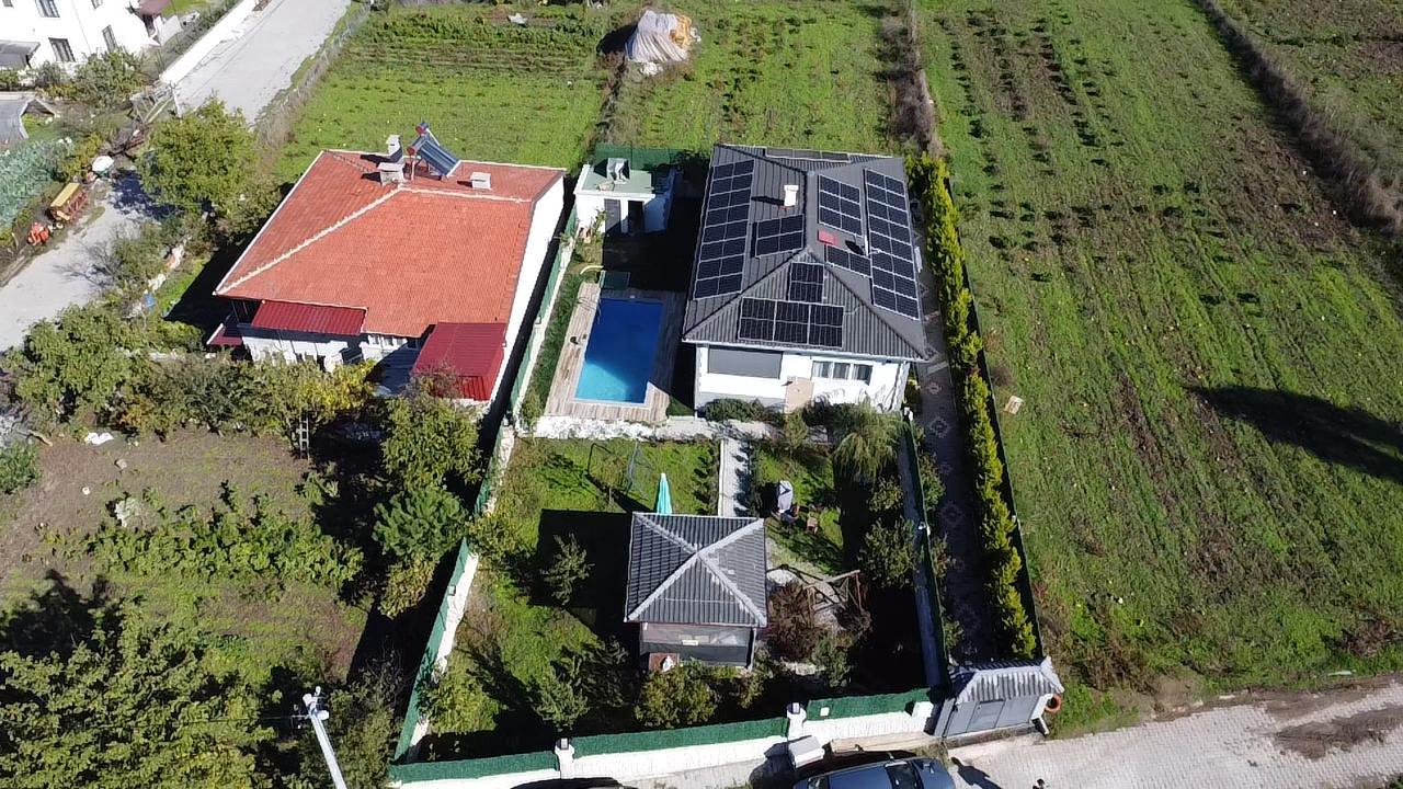 C21 BAL'DAN KARESİ KAMÇILI KÖYÜNDE SATILIK HAVUZLU MÜSTAKİL EV