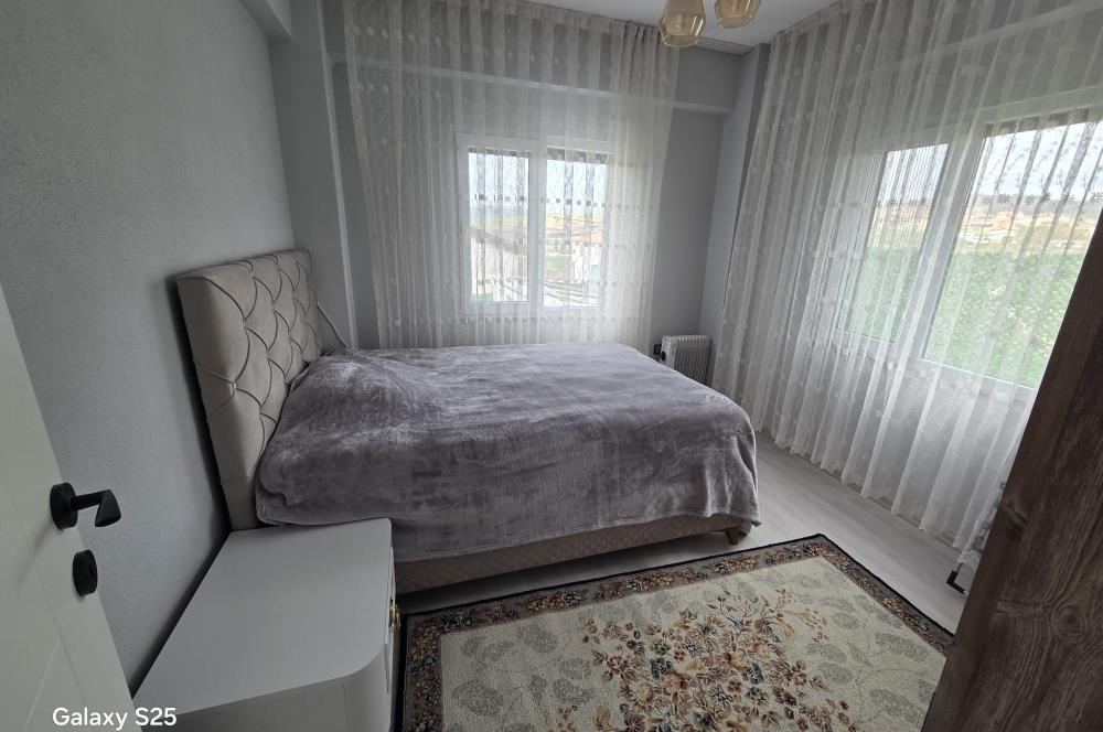 C21 BAL'DAN KARESİ KAMÇILI KÖYÜNDE SATILIK HAVUZLU MÜSTAKİL EV