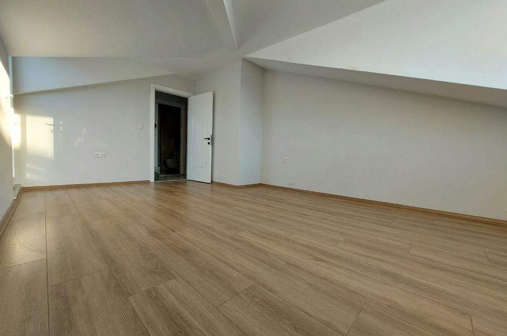 Küçükyalı da Merkezi ve Değerli Konumda 2+1 Satılık Lüks Dubleks