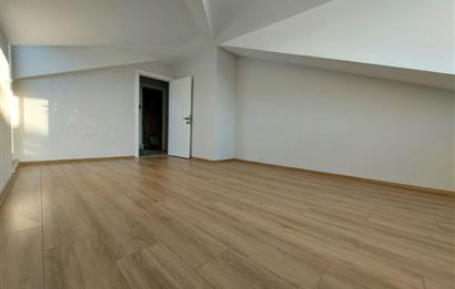 Küçükyalı da Merkezi ve Değerli Konumda 2+1 Satılık Lüks Dubleks