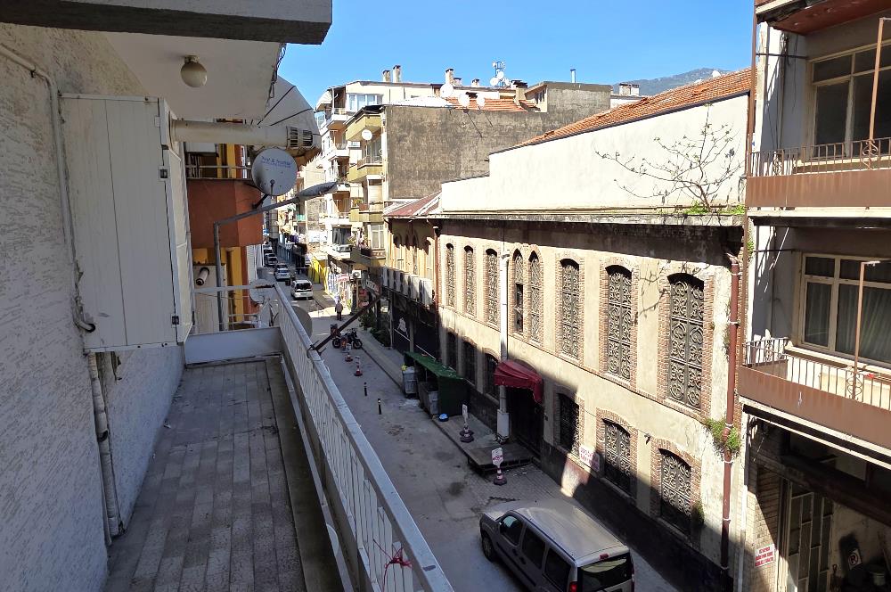 C21 Cius; Merkezi Konumda Arakat Masrafsız 3+1 Satılık Daire