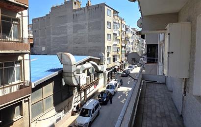 C21 Cius; Merkezi Konumda Arakat Masrafsız 3+1 Satılık Daire