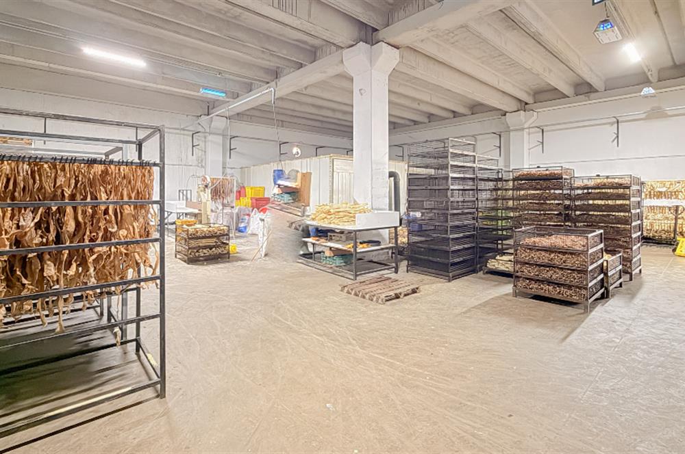 CENTURY 21 BAL'DAN GÖNEN DERİ İHTİSAS VE KARMA OSB’DE  3.500 m² KAPALI ALANLI  ÜÇ YAŞINDA YÜKSEK NİTELİKLİ SATILIK FABRİKA