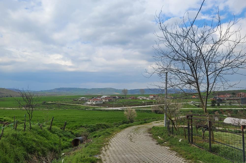 C21 BAL'DAN KARESİ KAMÇILI KÖYÜNDE SATILIK HAVUZLU MÜSTAKİL EV