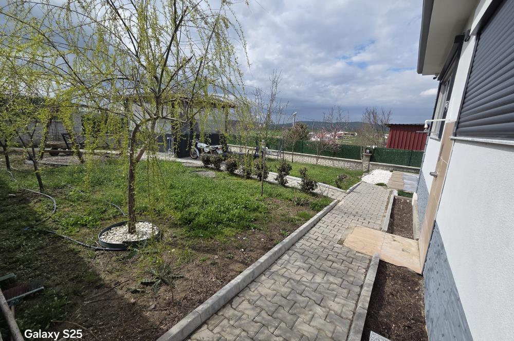 C21 BAL'DAN KARESİ KAMÇILI KÖYÜNDE SATILIK HAVUZLU MÜSTAKİL EV