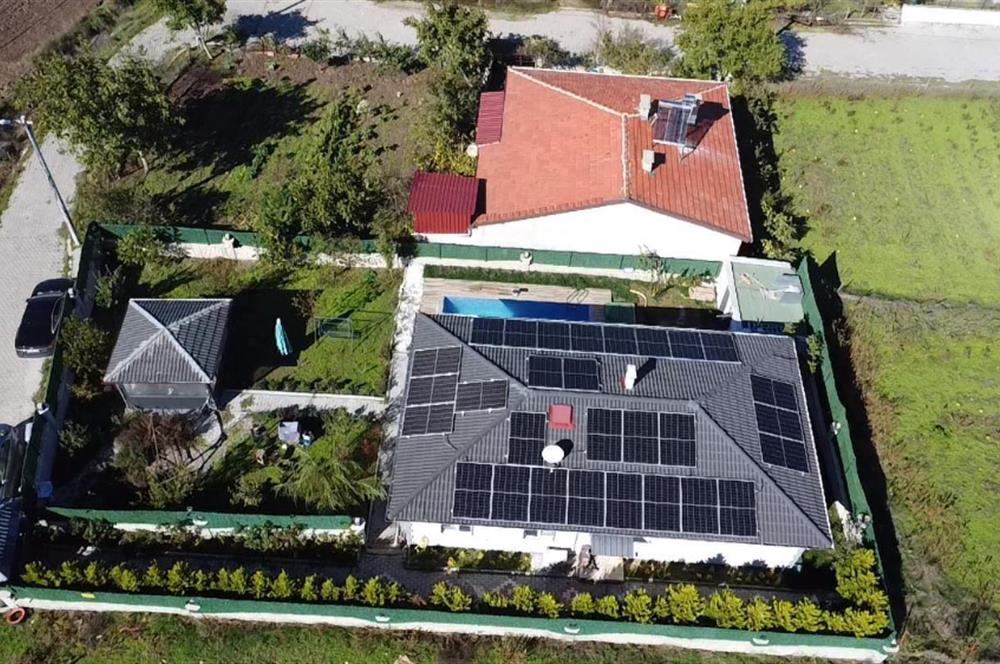 C21 BAL'DAN KARESİ KAMÇILI KÖYÜNDE SATILIK HAVUZLU MÜSTAKİL EV