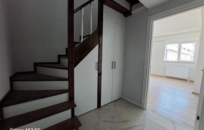 Küçükyalı da Merkezi ve Değerli Konumda 2+1 Satılık Lüks Dubleks