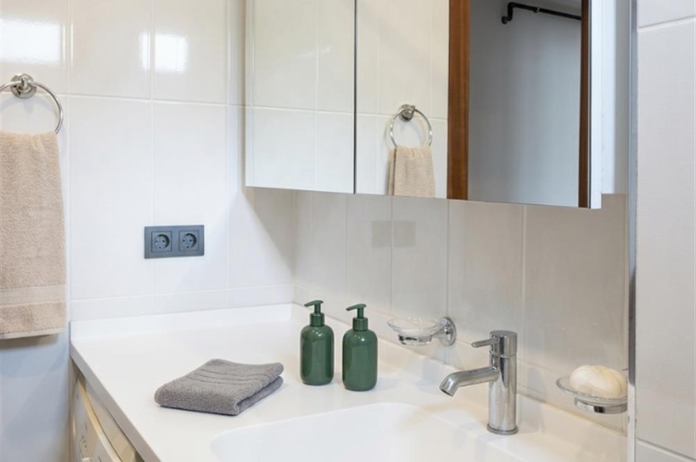 CADDEBOSTAN’IN KALBİNDE MODERN MİMARİ 2016 YAPIMI 2+1 SATILIK DAİRE
