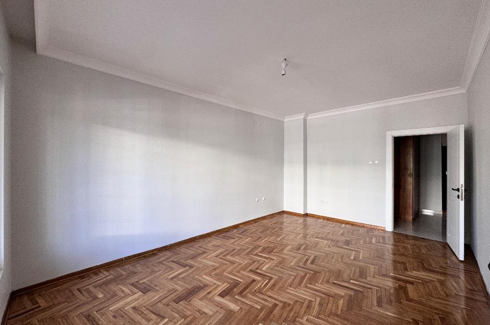 1305173018 DİKMEN SOKULLU CADDESİNDE KATTA DUBLEKS 3+1 YAPILI SATILIK DAİRE 