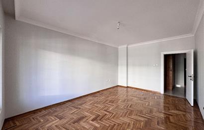 1305173018 DİKMEN SOKULLU CADDESİNDE KATTA DUBLEKS 3+1 YAPILI SATILIK DAİRE 