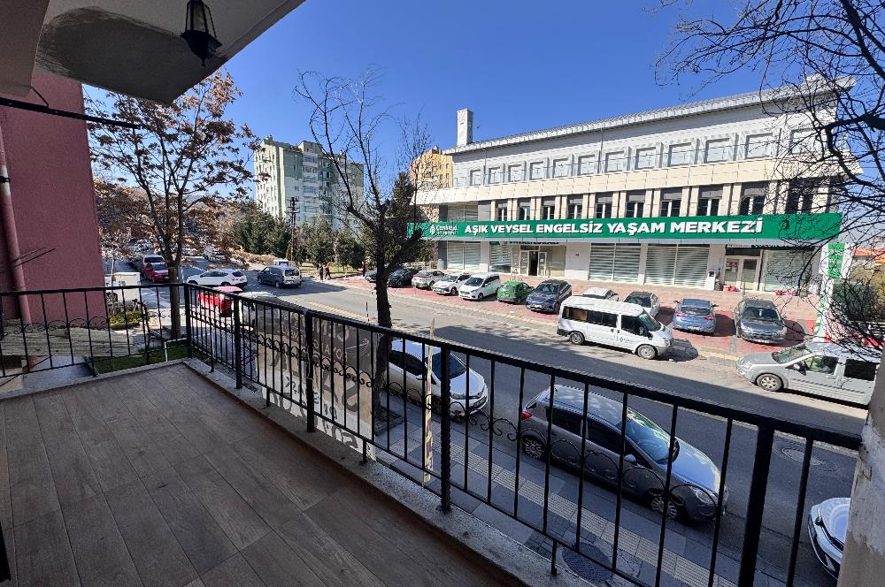 1305173018 DİKMEN SOKULLU CADDESİNDE KATTA DUBLEKS 3+1 YAPILI SATILIK DAİRE 