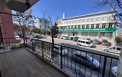 1305173018 DİKMEN SOKULLU CADDESİNDE KATTA DUBLEKS 3+1 YAPILI SATILIK DAİRE 