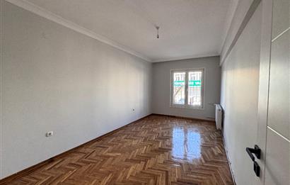 1305173018 DİKMEN SOKULLU CADDESİNDE KATTA DUBLEKS 3+1 YAPILI SATILIK DAİRE 