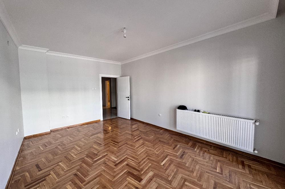 1305173018 DİKMEN SOKULLU CADDESİNDE KATTA DUBLEKS 3+1 YAPILI SATILIK DAİRE 