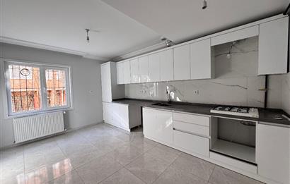 1305173018 DİKMEN SOKULLU CADDESİNDE KATTA DUBLEKS 3+1 YAPILI SATILIK DAİRE 