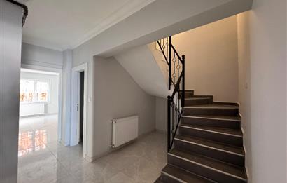 1305173018 DİKMEN SOKULLU CADDESİNDE KATTA DUBLEKS 3+1 YAPILI SATILIK DAİRE 