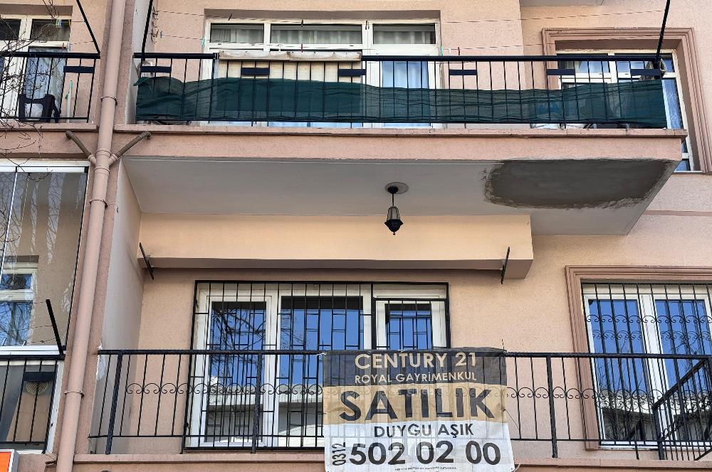 1305173018 DİKMEN SOKULLU CADDESİNDE KATTA DUBLEKS 3+1 YAPILI SATILIK DAİRE 