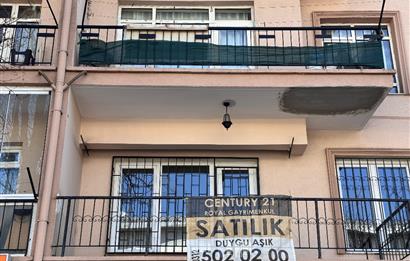 1305173018 DİKMEN SOKULLU CADDESİNDE KATTA DUBLEKS 3+1 YAPILI SATILIK DAİRE 