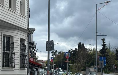 Bağlarbaşı Metro Çıkışı Karşısında Kiralık Dükkan