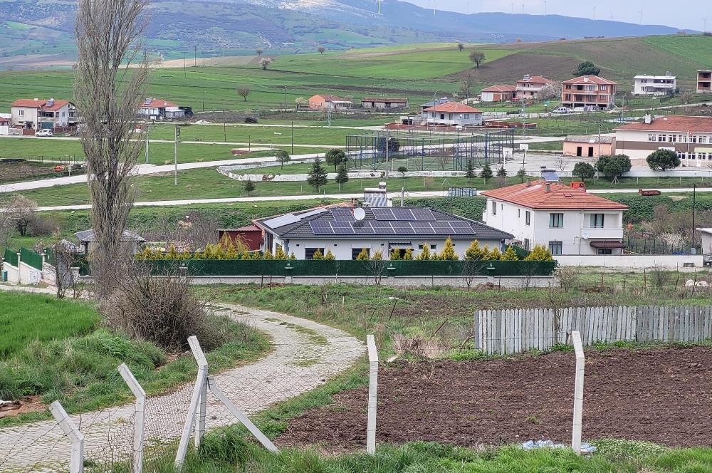 C21 BAL'DAN KARESİ KAMÇILI KÖYÜNDE SATILIK HAVUZLU MÜSTAKİL EV