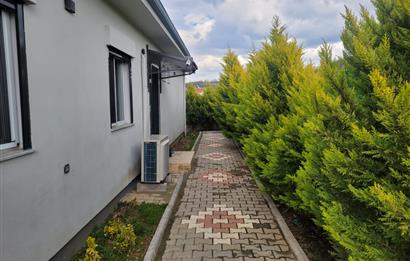 C21 BAL'DAN KARESİ KAMÇILI KÖYÜNDE SATILIK HAVUZLU MÜSTAKİL EV