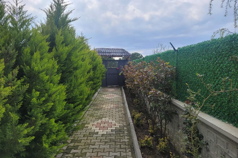 C21 BAL'DAN KARESİ KAMÇILI KÖYÜNDE SATILIK HAVUZLU MÜSTAKİL EV