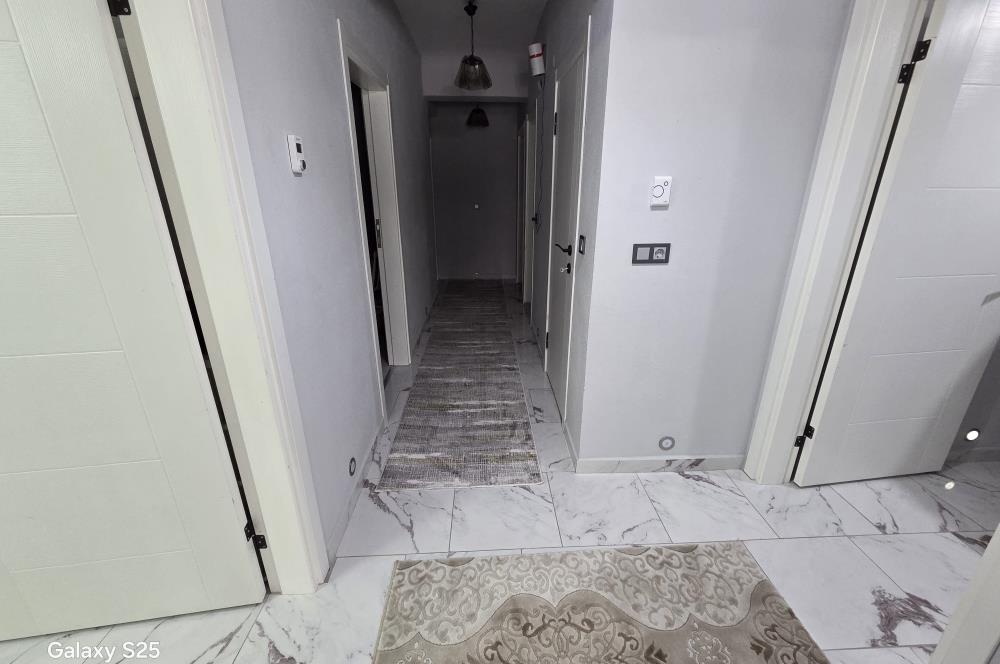 C21 BAL'DAN KARESİ KAMÇILI KÖYÜNDE SATILIK HAVUZLU MÜSTAKİL EV