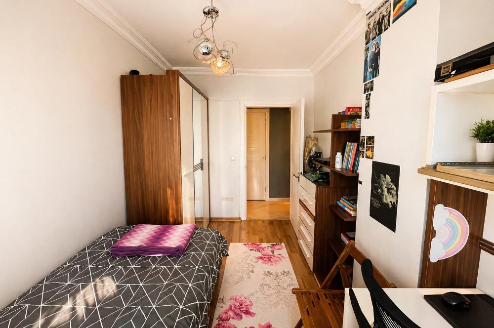 ÇEKMEKÖY TAŞDELEN MANOLYA SİTESİNDE SATILIK 3+1 FIRSAT DAİRE