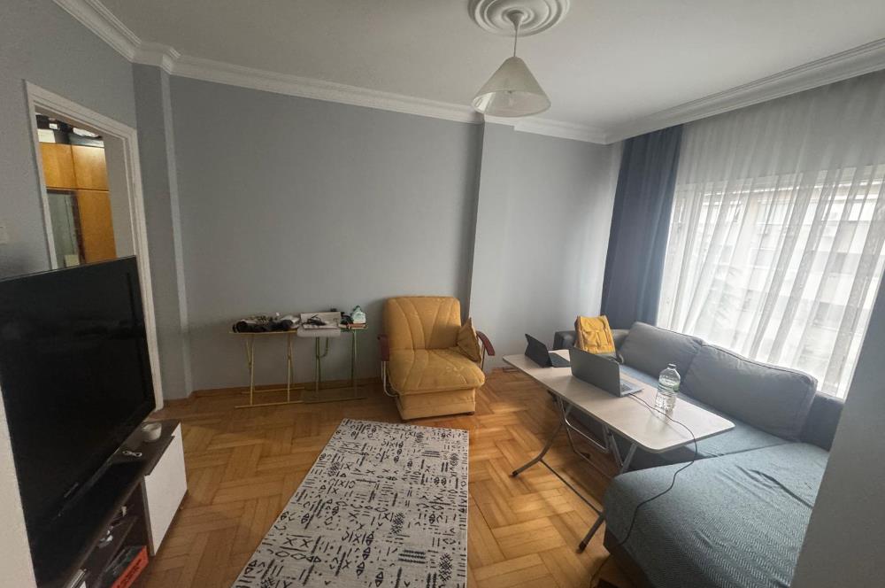 Kadıköy Merdivenköy Mah 2+1 kiralık Daire