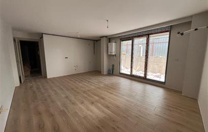 ÇINAR MAHALLESİ'NDE SAHİLE YAKIN ÖN CEPHE 0 BİNA LÜX 2+1
