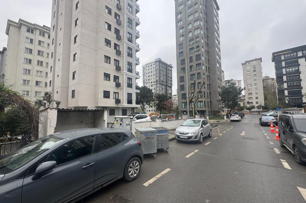 Kadıköy Merdivenköy Mah 2+1 kiralık Daire