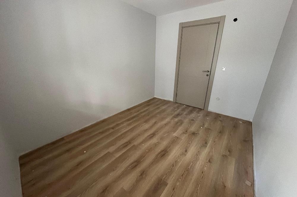 ÇINAR MAHALLESİ'NDE SAHİLE YAKIN ÖN CEPHE 0 BİNA LÜX 2+1