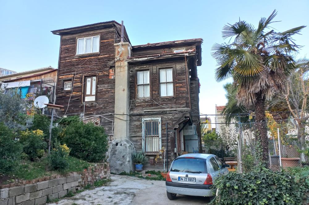 777m² Bahçe içinde, 1900'lerden günümüze korunmuş müstakil konak